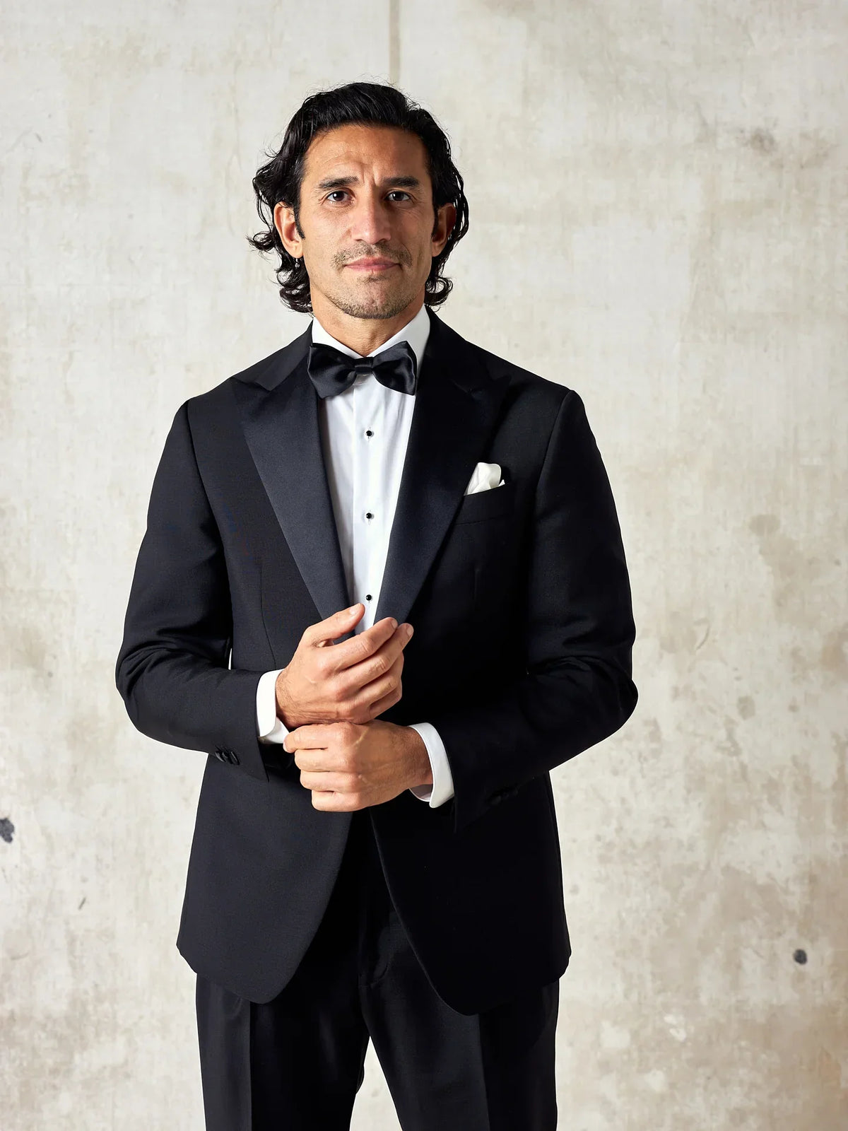 The Art of Evening Wear: A Guide to the Perfect Tuxedo